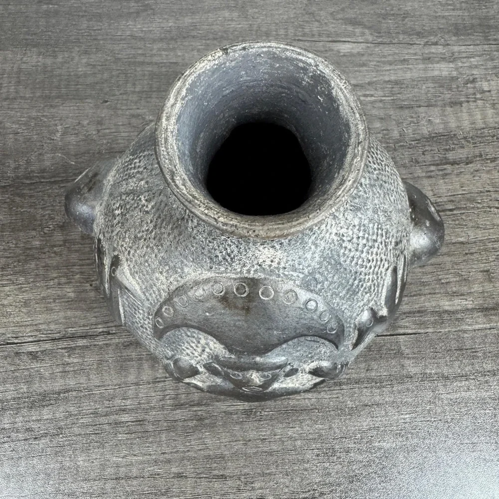 Antique Pre-Columbian Chimu Black Clay Pottery Vessel Pre-Columbian Figural Vase